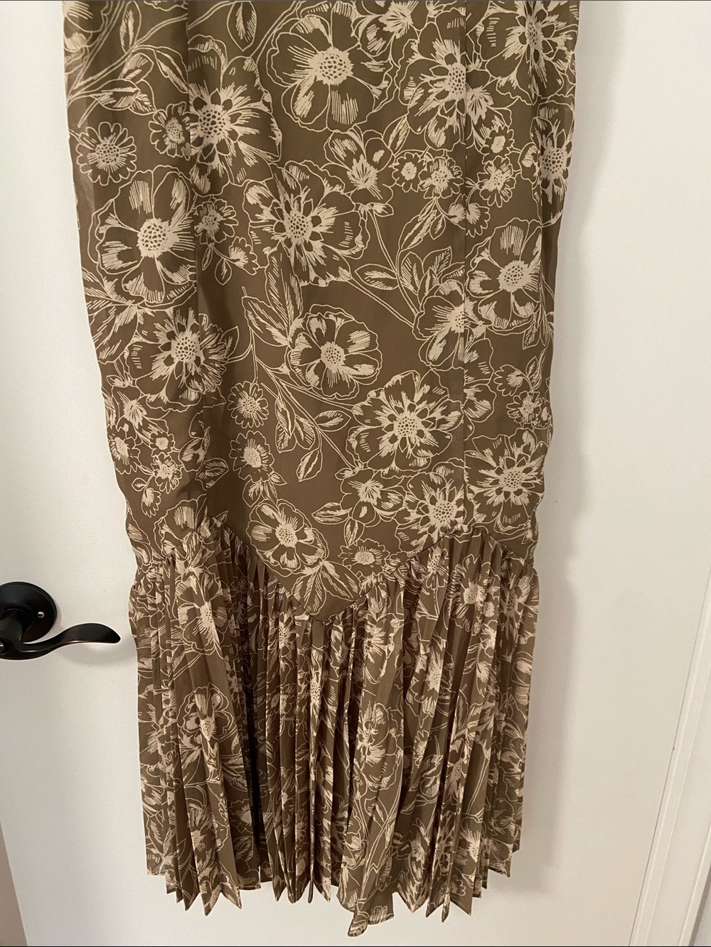 Petal & Pup Ashton Midi Dress Olive Floral - Picture 5 of 11